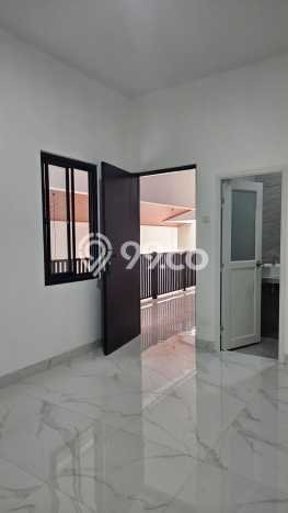 Lokasi strategis! Rumah siap huni disewakan di Cakung LB 150m2 Lokasi strategis! Rumah siap huni disewakan di Cakung LB 150m2