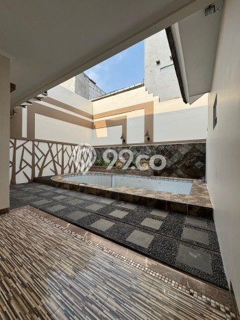 Disewakan! Rumah 4 Kamar Tidur &
3 Kamar Mandi di Metland Menteng, Jakarta Timur Disewakan! Rumah 4 Kamar Tidur &
3 Kamar Mandi di Metland Menteng, Jakarta Timur
