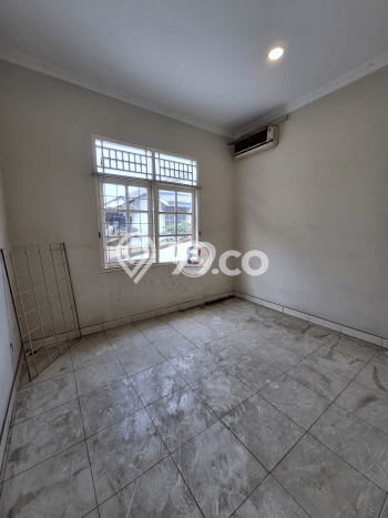 Rumah Mewah LB 210m2 Siap Pakai Desain Elegan di Bintaro, Tangerang Selatan Rumah Mewah LB 210m2 Siap Pakai Desain Elegan di Bintaro, Tangerang Selatan