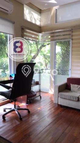 Rumah Kebayoran Bintaro Private Pool Lingkungan Nyaman Sektor 7 Rumah Kebayoran Bintaro Private Pool Lingkungan Nyaman Sektor 7