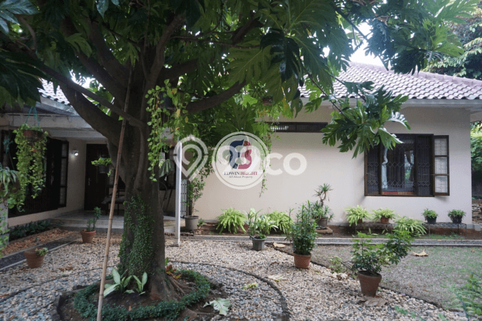Dijual Rumah Luas Elegan Dengan View Cantik di Bintaro, Jakarta Selatan Dijual Rumah Luas Elegan Dengan View Cantik di Bintaro, Jakarta Selatan