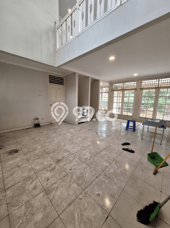Rumah Mewah LB 210m2 Siap Pakai Desain Elegan di Bintaro, Tangerang Selatan Rumah Mewah LB 210m2 Siap Pakai Desain Elegan di Bintaro, Tangerang Selatan