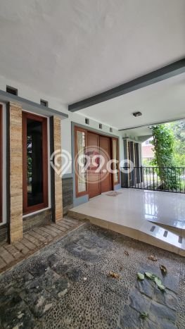 Rumah Mewah LB 127m2 Siap Huni Desain Elegan di Bintaro, Tangerang Selatan Rumah Mewah LB 127m2 Siap Huni Desain Elegan di Bintaro, Tangerang Selatan