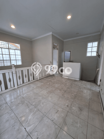 Rumah Mewah LB 210m2 Siap Pakai Desain Elegan di Bintaro, Tangerang Selatan Rumah Mewah LB 210m2 Siap Pakai Desain Elegan di Bintaro, Tangerang Selatan