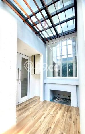 Rumah Elit LB 200m2 Siap Pakai Desain Elegan di Bintaro, Tangerang Selatan Rumah Elit LB 200m2 Siap Pakai Desain Elegan di Bintaro, Tangerang Selatan