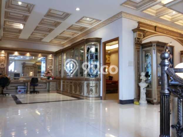 Hunian Elit LB 1260m2 Siap Pakai Desain Elegan di Pluit, Jakarta Utara Hunian Elit LB 1260m2 Siap Pakai Desain Elegan di Pluit, Jakarta Utara