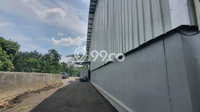 Gudang Dijual di Jakarta Barat LT 2100m2 & LB 1100m2 Lokasi Terbaik! Gudang Dijual di Jakarta Barat LT 2100m2 & LB 1100m2 Lokasi Terbaik!