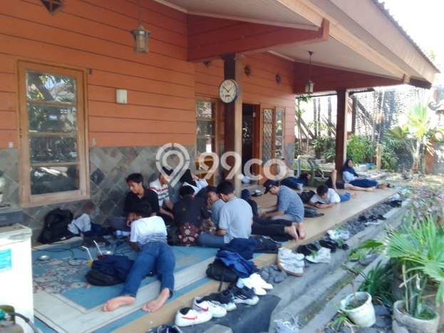 Rumah LT 485m2m² / LB 180m2m² Lokasi Strategis di , Surabaya Rumah LT 485m2m² / LB 180m2m² Lokasi Strategis di , Surabaya