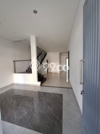 Dijual Rumah Mewah Elegan Dengan View Eksklusif di Pakuwon City, Surabaya Dijual Rumah Mewah Elegan Dengan View Eksklusif di Pakuwon City, Surabaya