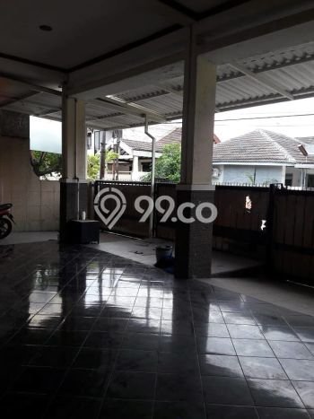 Rumah Lingkungan Nyaman di Rungkut, Surabaya, Luas 318m2m² Bangunan 300m2m² Rumah Lingkungan Nyaman di Rungkut, Surabaya, Luas 318m2m² Bangunan 300m2m²