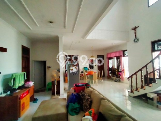 Rumah Mewah LB 400m2 Siap Huni Desain Elegan di Pakuwon City, Surabaya Rumah Mewah LB 400m2 Siap Huni Desain Elegan di Pakuwon City, Surabaya