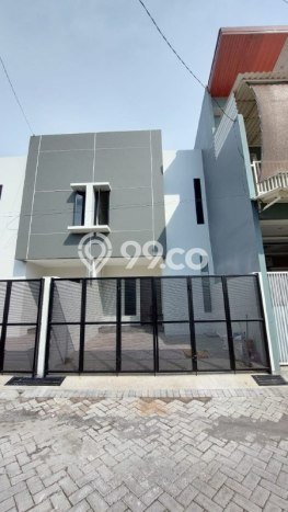 Jual Rumah Eksklusif 3 KT di Pakuwon City, Surabaya Jual Rumah Eksklusif 3 KT di Pakuwon City, Surabaya