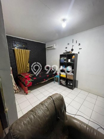 Rumah Minimalis 4 Kamar Terawat di Kompleks Cluster Waru, Sidoarjo Rumah Minimalis 4 Kamar Terawat di Kompleks Cluster Waru, Sidoarjo