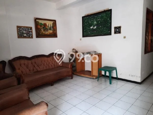 HARGA TERBAIK! Rumah area Surabaya Kota, 12 KT, Lingkungan Sejuk, LT 140m² Bangunan 250m² HARGA TERBAIK! Rumah area Surabaya Kota, 12 KT, Lingkungan Sejuk, LT 140m² Bangunan 250m²