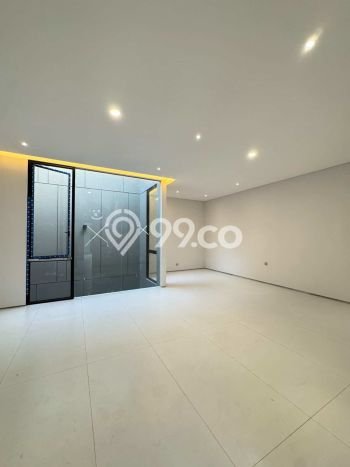 Hunian Elit LB 310m2 Siap Huni Desain Elegan di Pakuwon CIty, Surabaya Hunian Elit LB 310m2 Siap Huni Desain Elegan di Pakuwon CIty, Surabaya