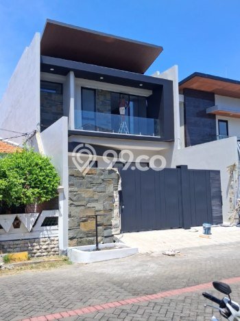 For Sale! Luxury House LT 176m2 Desain Elegan di Pakuwon City For Sale! Luxury House LT 176m2 Desain Elegan di Pakuwon City