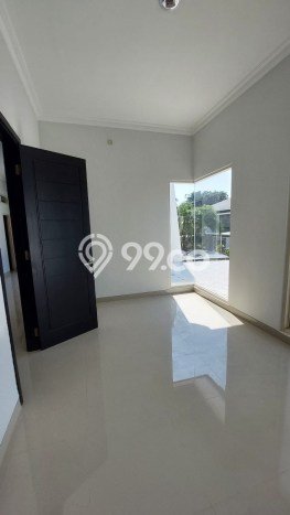 Hunian Mewah LB 300m2 Siap Pakai Desain Elegan di Pakuwon City, Surabaya Hunian Mewah LB 300m2 Siap Pakai Desain Elegan di Pakuwon City, Surabaya