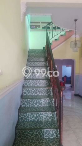 For Sale! Luxury House LT 200m2 Desain Modern di Surabaya Kota For Sale! Luxury House LT 200m2 Desain Modern di Surabaya Kota
