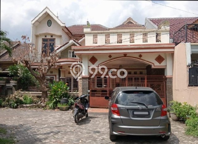 Rumah Mewah Siap Huni LT 216m2 di Waru, Sidoarjo Rumah Mewah Siap Huni LT 216m2 di Waru, Sidoarjo