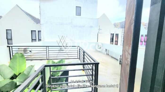 Rumah Modern 5 KT LT 161m2 di Semanan Rumah Modern 5 KT LT 161m2 di Semanan