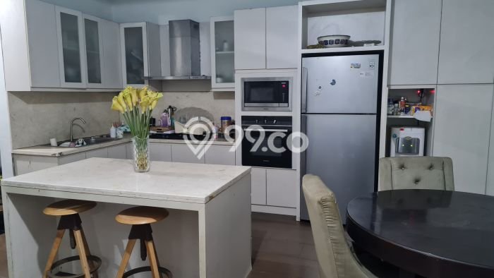 DIJUAL CEPAT! Rumah Modern area Villa Meruya, Jakarta Barat, LT 180m² Bangunan 250m² BISA KPR! DIJUAL CEPAT! Rumah Modern area Villa Meruya, Jakarta Barat, LT 180m² Bangunan 250m² BISA KPR!