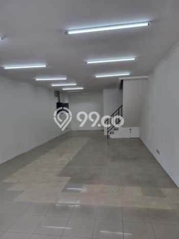 LOKASI BISNIS! Ruko Disewakan di Puri Indah, Luas 100m², Jalan Utama LOKASI BISNIS! Ruko Disewakan di Puri Indah, Luas 100m², Jalan Utama