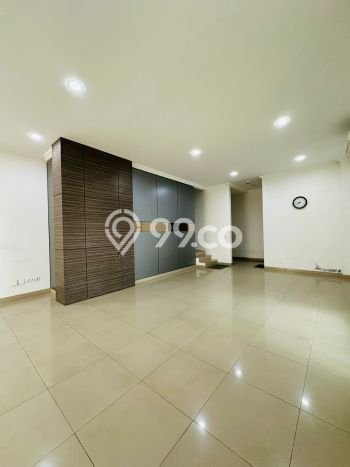 PRIME LOCATION! Ruko Kawasan Green Lake City, Luas 320m², Area Ramai, Ready Untuk Digunakan PRIME LOCATION! Ruko Kawasan Green Lake City, Luas 320m², Area Ramai, Ready Untuk Digunakan