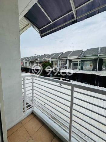 Rumah dengan Lokasi Strategis 2 KT di Green Lake City, Jakarta Barat Rumah dengan Lokasi Strategis 2 KT di Green Lake City, Jakarta Barat
