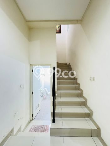 Hunian Mewah LB 180m2 Siap Pakai Desain Elegan di Green Lake City, Jakarta Barat Hunian Mewah LB 180m2 Siap Pakai Desain Elegan di Green Lake City, Jakarta Barat