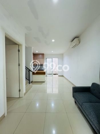 For Sale Hunian Rumah Terawat 4 KT di Green Lake City, Jakarta Barat For Sale Hunian Rumah Terawat 4 KT di Green Lake City, Jakarta Barat