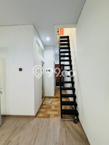 Rumah Harga Nego 4 Kamar Tidur di , Keamanan 24 Jam, Jakarta Barat Rumah Harga Nego 4 Kamar Tidur di , Keamanan 24 Jam, Jakarta Barat