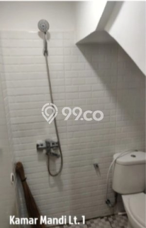 Jual Rumah Bagus Siap Huni LB 106m2 di Beji, Depok Jual Rumah Bagus Siap Huni LB 106m2 di Beji, Depok