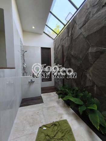 Dijual Rumah Mewah Elegan Dengan View Cantik di Kerobokan Kelod, Badung Dijual Rumah Mewah Elegan Dengan View Cantik di Kerobokan Kelod, Badung