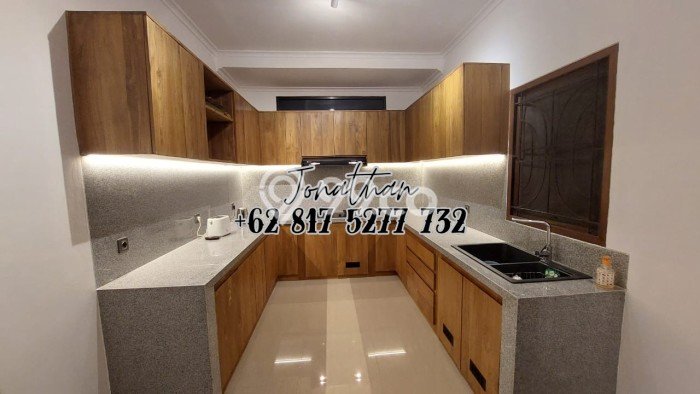 LOKASI STRATEGIS! Vila di , Area 850m2m², Lingkungan Prima LOKASI STRATEGIS! Vila di , Area 850m2m², Lingkungan Prima