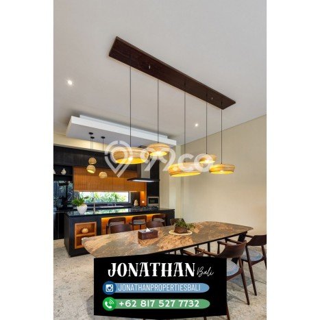 Bisnis Menjanjikan! Vila di , Area 250m2m², Lokasi Premium Bisnis Menjanjikan! Vila di , Area 250m2m², Lokasi Premium