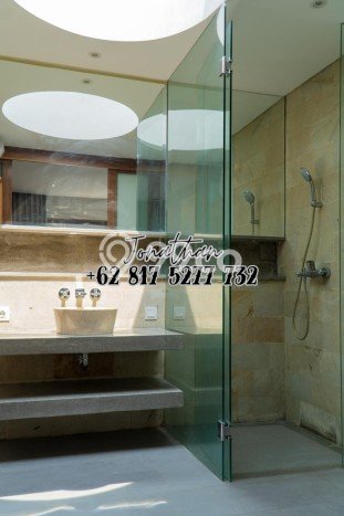 Peluang Langka! Vila Kawasan , Luas 217m2m², Posisi Premium dekat dengan beragam fasilitas Peluang Langka! Vila Kawasan , Luas 217m2m², Posisi Premium dekat dengan beragam fasilitas