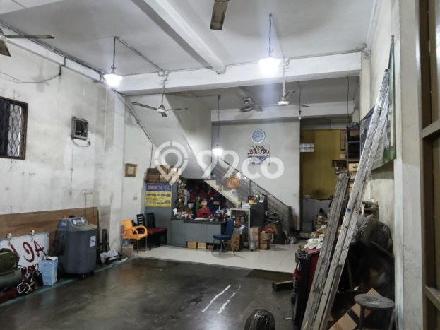 Untuk Dijual Ruko di Kebayoran Lama Jakarta Selatan LT 230m2 / LB 600m2 Untuk Dijual Ruko di Kebayoran Lama Jakarta Selatan LT 230m2 / LB 600m2