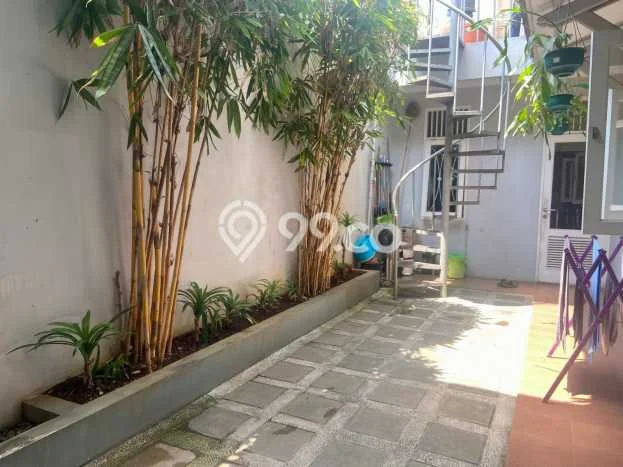 Ready to Use! Premium House LT 300m2 Desain Elegan di Joglo Ready to Use! Premium House LT 300m2 Desain Elegan di Joglo