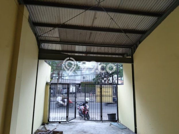 Untuk Dijual Ruko di Kebayoran Lama Jakarta Selatan LT 230m2 / LB 600m2 Untuk Dijual Ruko di Kebayoran Lama Jakarta Selatan LT 230m2 / LB 600m2