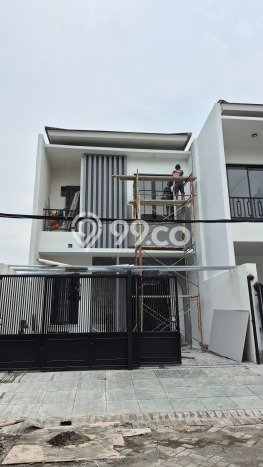 Rumah Strategis Modern Lb 130m2 di Sukolilo, Surabaya Rumah Strategis Modern Lb 130m2 di Sukolilo, Surabaya