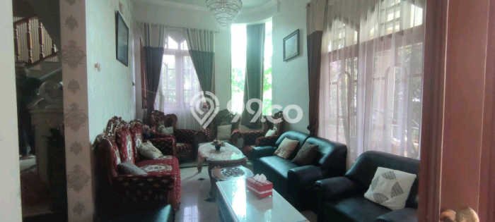 Dijual Rumah Mewah Elegan Dengan View Cantik di Citraland, Surabaya Dijual Rumah Mewah Elegan Dengan View Cantik di Citraland, Surabaya