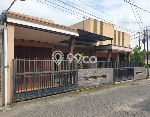 Rumah Luas Asri 4 KT Siap Huni di Manyaran Semarang Rumah Luas Asri 4 KT Siap Huni di Manyaran Semarang