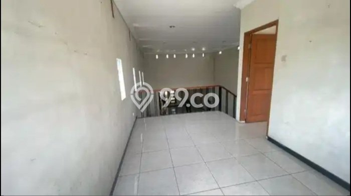 Hunian Elit LB 400m2 Siap Pakai Desain Elegan di Lamper, Semarang Hunian Elit LB 400m2 Siap Pakai Desain Elegan di Lamper, Semarang