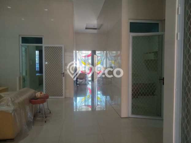 Rumah Luxury Modern Tanpa Renovasi di Indraprasta Semarang Rumah Luxury Modern Tanpa Renovasi di Indraprasta Semarang
