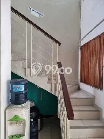Rumah Elit Modern Tanpa Renovasi di Indraprasta Semarang Rumah Elit Modern Tanpa Renovasi di Indraprasta Semarang