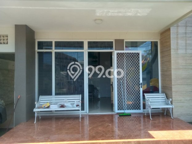 Rumah Luxury Modern Tanpa Renovasi di Indraprasta Semarang Rumah Luxury Modern Tanpa Renovasi di Indraprasta Semarang