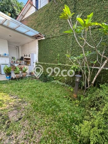 Rumah Eksklusif Siap Huni LT 200m2 di Banyumanik, Semarang Rumah Eksklusif Siap Huni LT 200m2 di Banyumanik, Semarang