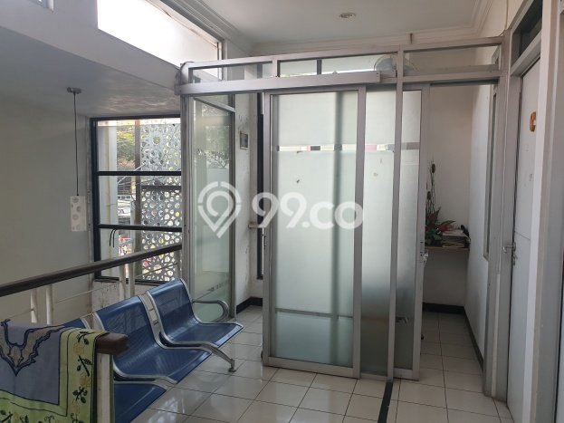 Rumah Elit Modern Tanpa Renovasi di Indraprasta Semarang Rumah Elit Modern Tanpa Renovasi di Indraprasta Semarang