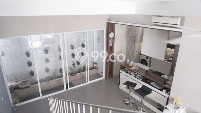 Hunian Mewah LB 250m2 Siap Huni Desain Elegan di Mampang, Jakarta Selatan Hunian Mewah LB 250m2 Siap Huni Desain Elegan di Mampang, Jakarta Selatan