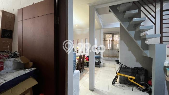Rumah Luas Asri 4 KT Siap Huni di Kemanggisan Jakarta Barat Rumah Luas Asri 4 KT Siap Huni di Kemanggisan Jakarta Barat
